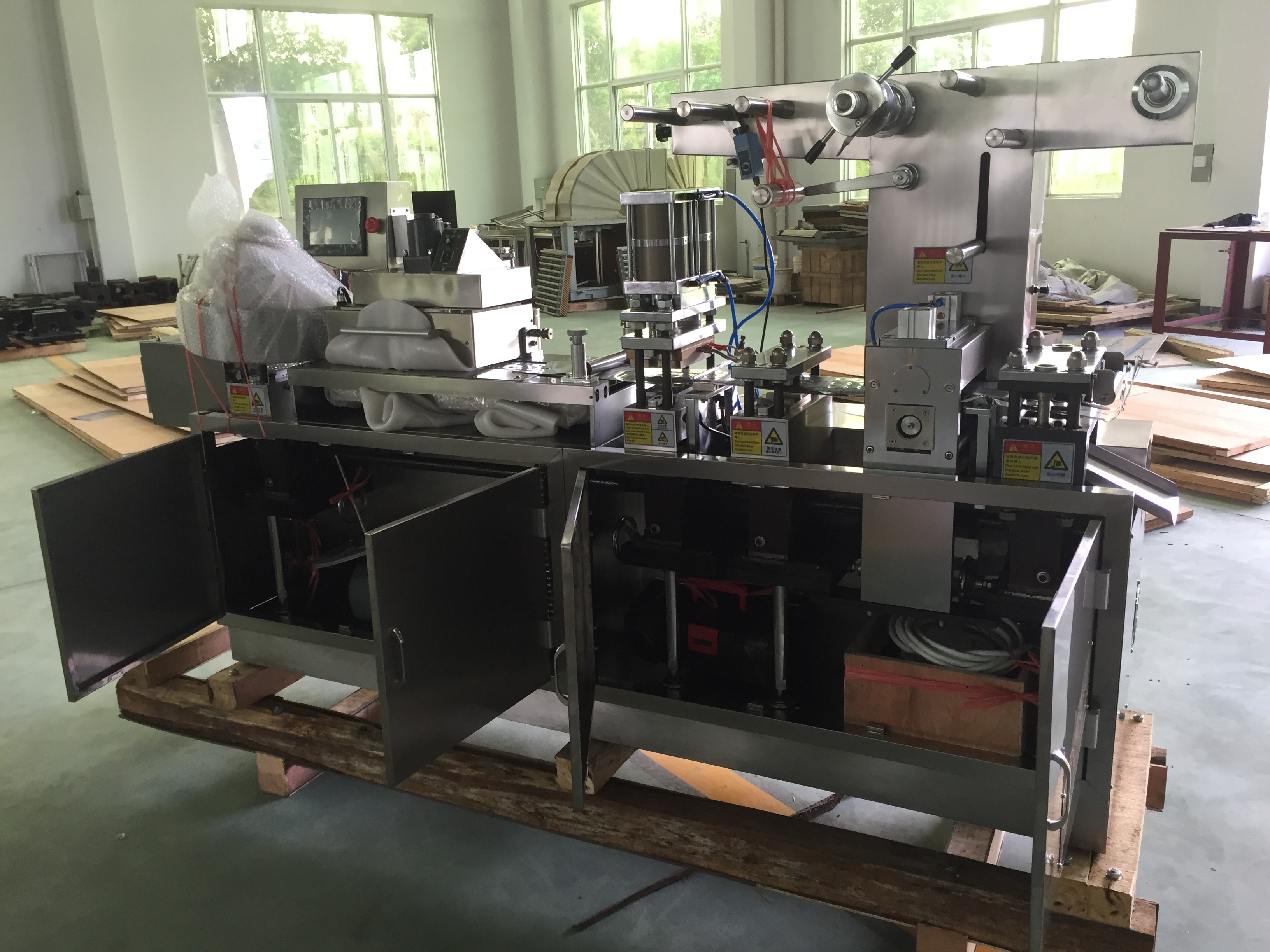 Aluminum Plastic Tablet Blister Packing Machine Pharmaceutical Packaging